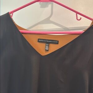 White House Black Market Black and Tan V-Neck Blouse. Runs large